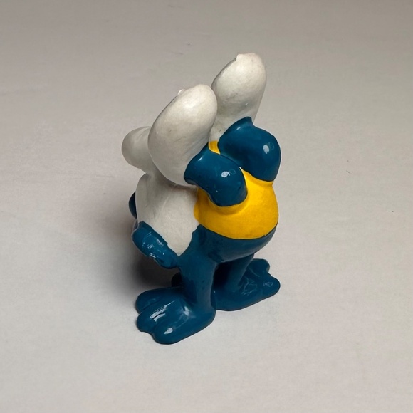 Vintage Handstand Smurf Figurine – Bully W. Germany – © Peyo - Picture 4 of 7